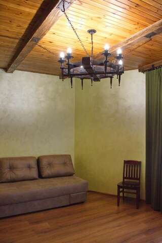 Мини-отель Smotrytska Vezha Каменец-Подольский Двухуровневый люкс-10